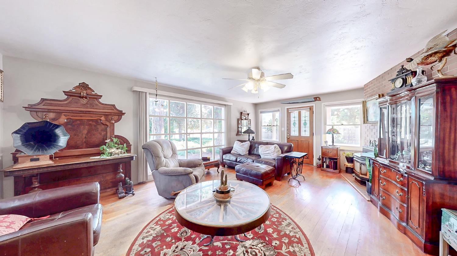 432 E Glenwood Ave, Turlock, CA 95380