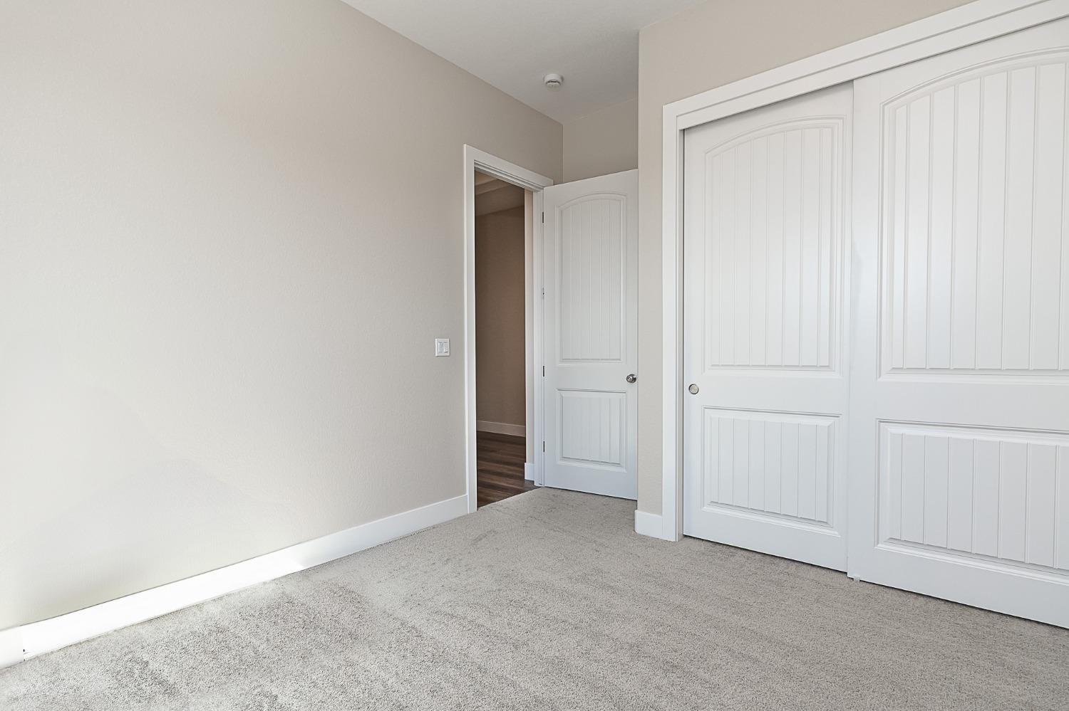 901 Meadowlands Dr, Oakdale, CA 95361