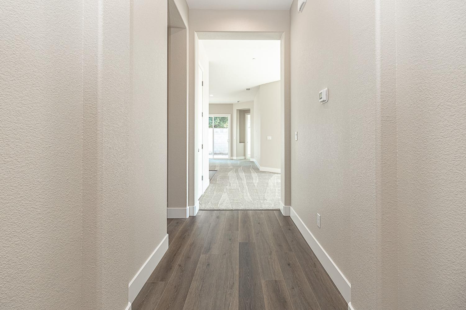 901 Meadowlands Dr, Oakdale, CA 95361