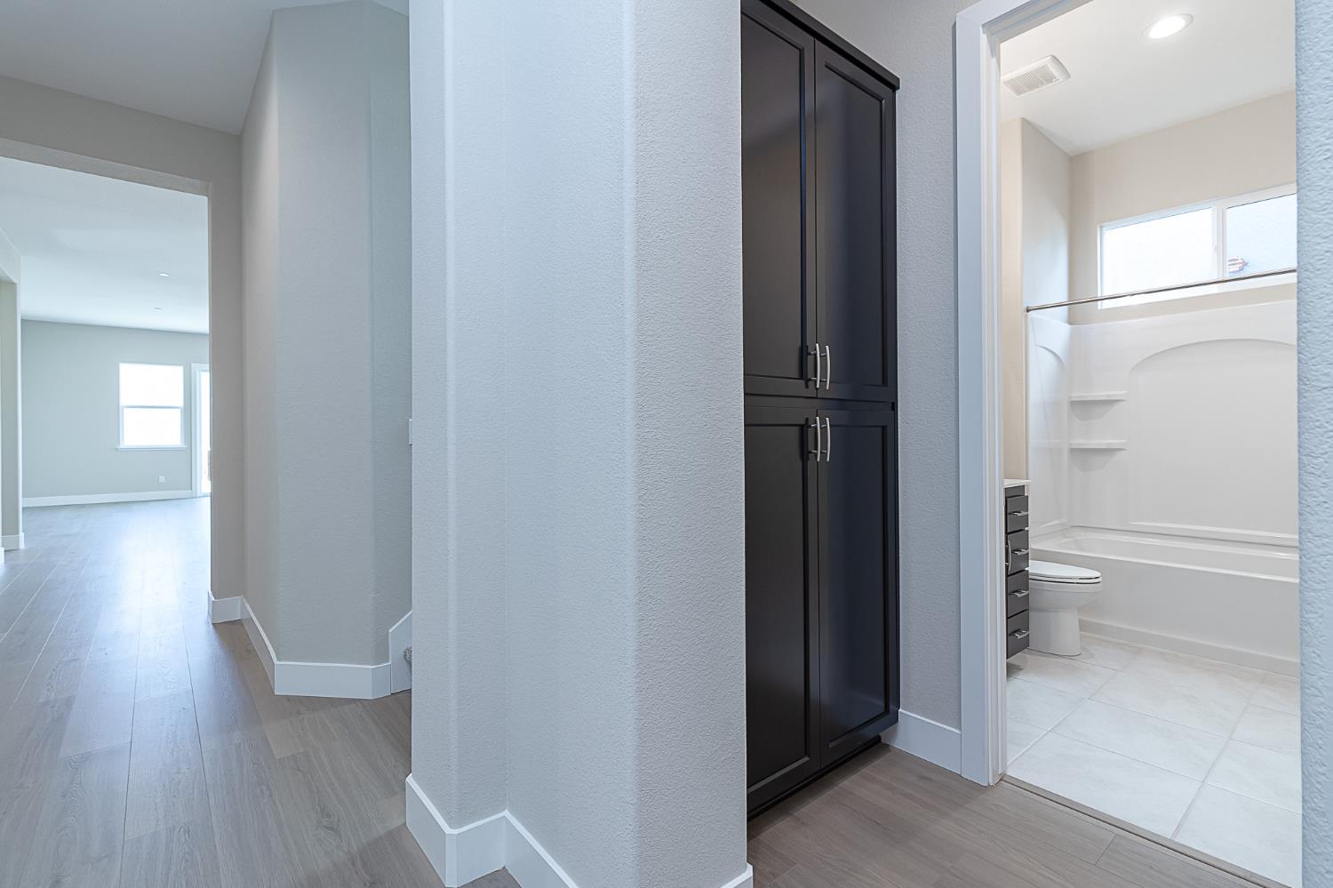 886 Ranchland Way, Oakdale, CA 95361