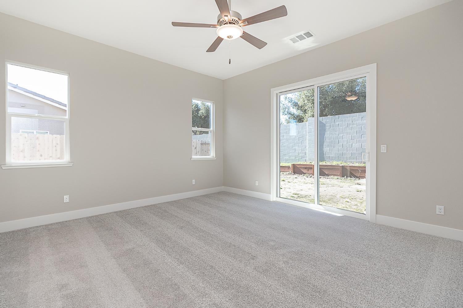 886 Ranchland Way, Oakdale, CA 95361