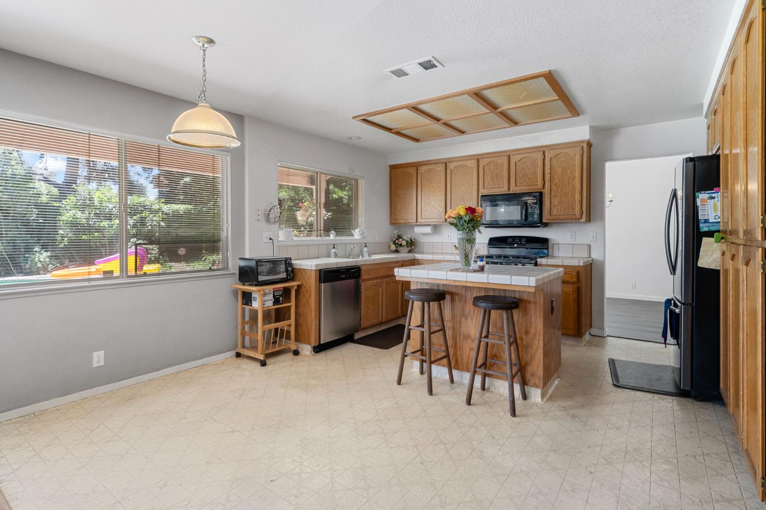 1712 Patton Dr, Modesto, CA 95356