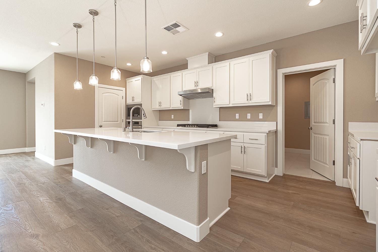 1310 Veteran St, Manteca, CA 95337