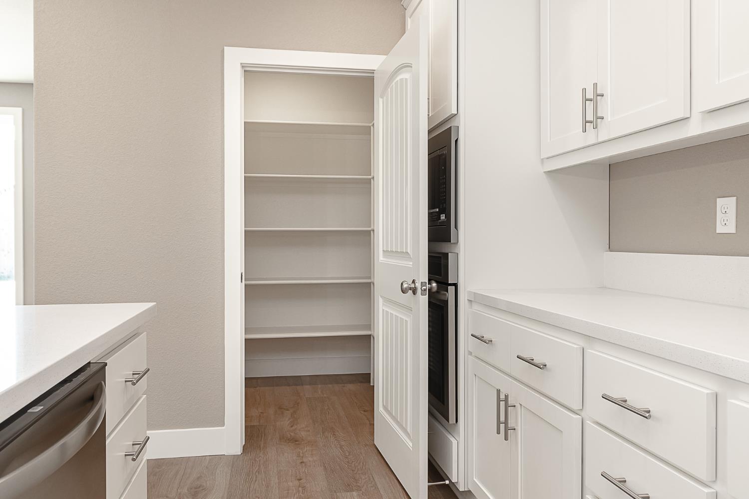 1310 Veteran St, Manteca, CA 95337