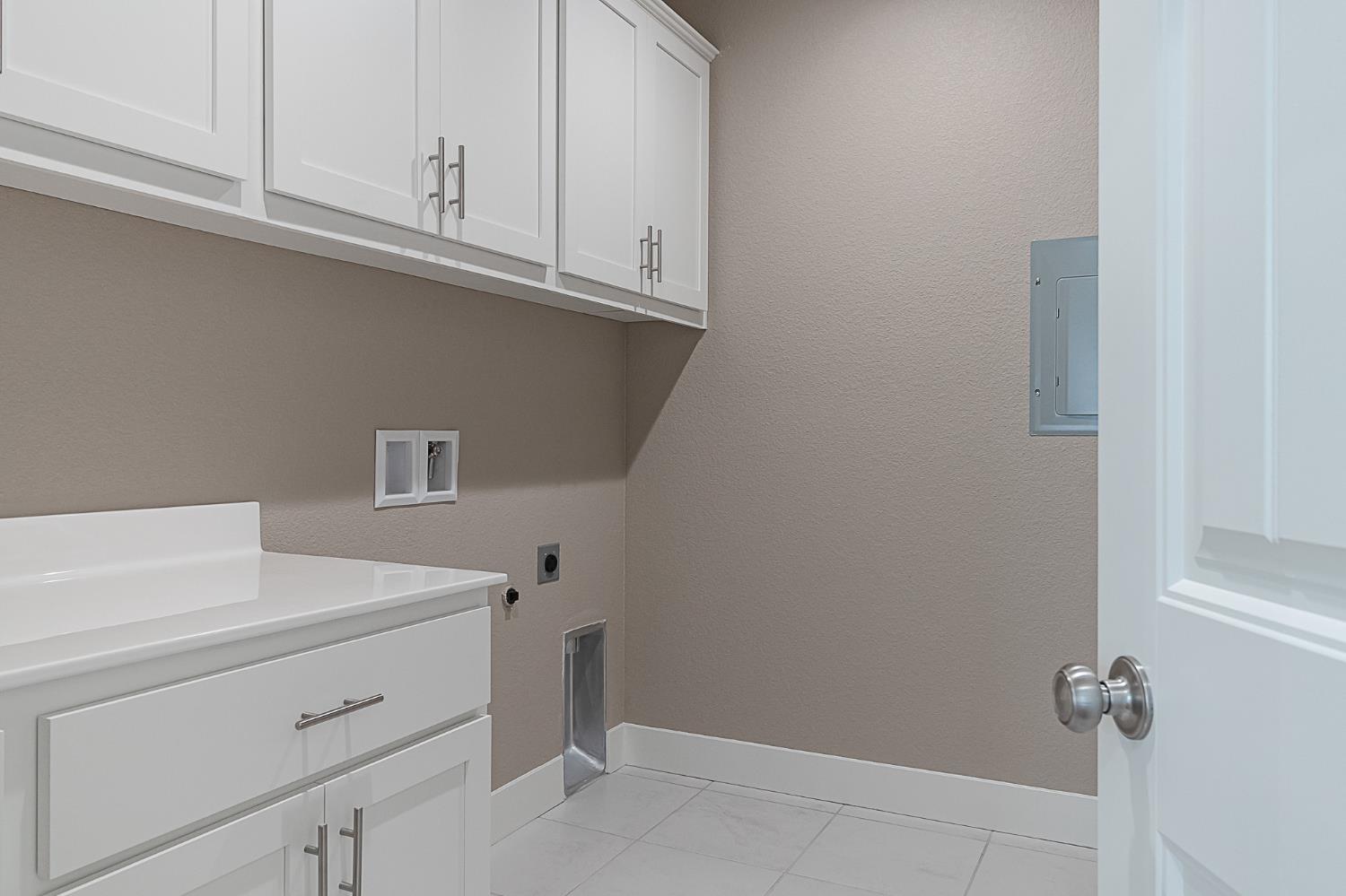 1310 Veteran St, Manteca, CA 95337