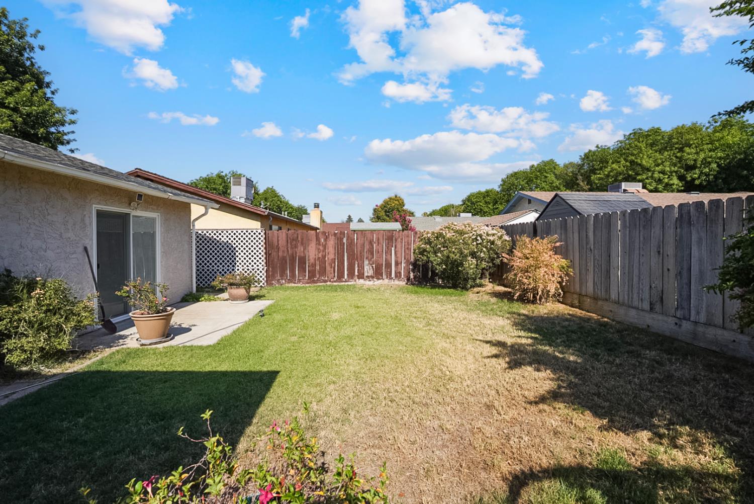 2404 Edmunds Ave, Modesto, CA 95350