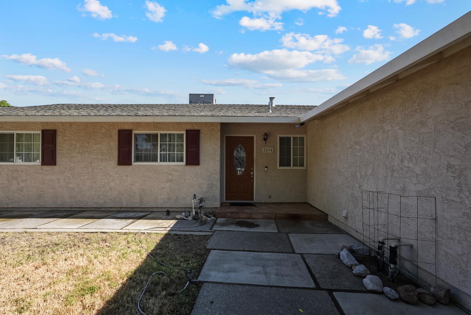 2404 Edmunds Ave, Modesto, CA 95350