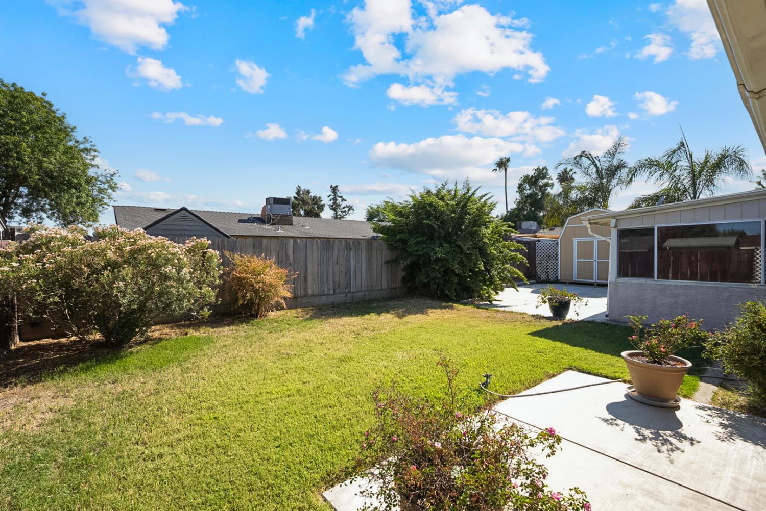 2404 Edmunds Ave, Modesto, CA 95350