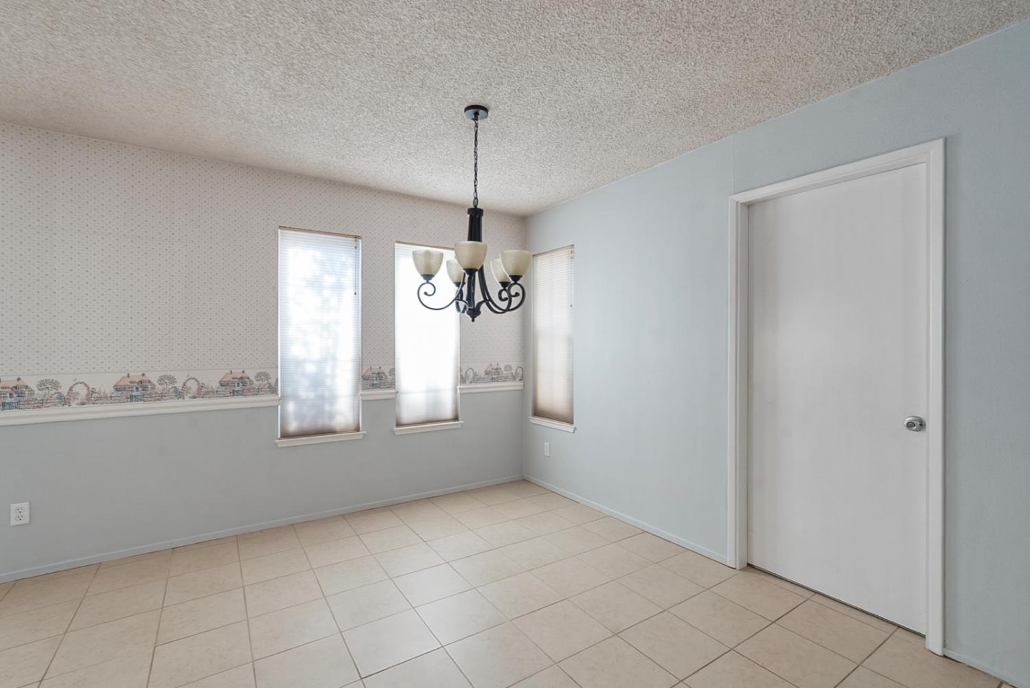 2404 Edmunds Ave, Modesto, CA 95350