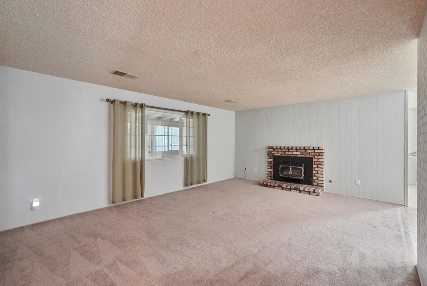 2404 Edmunds Ave, Modesto, CA 95350