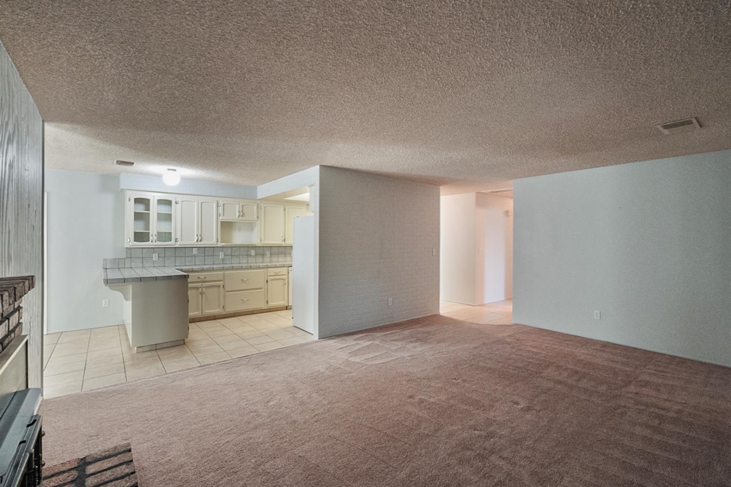 2404 Edmunds Ave, Modesto, CA 95350