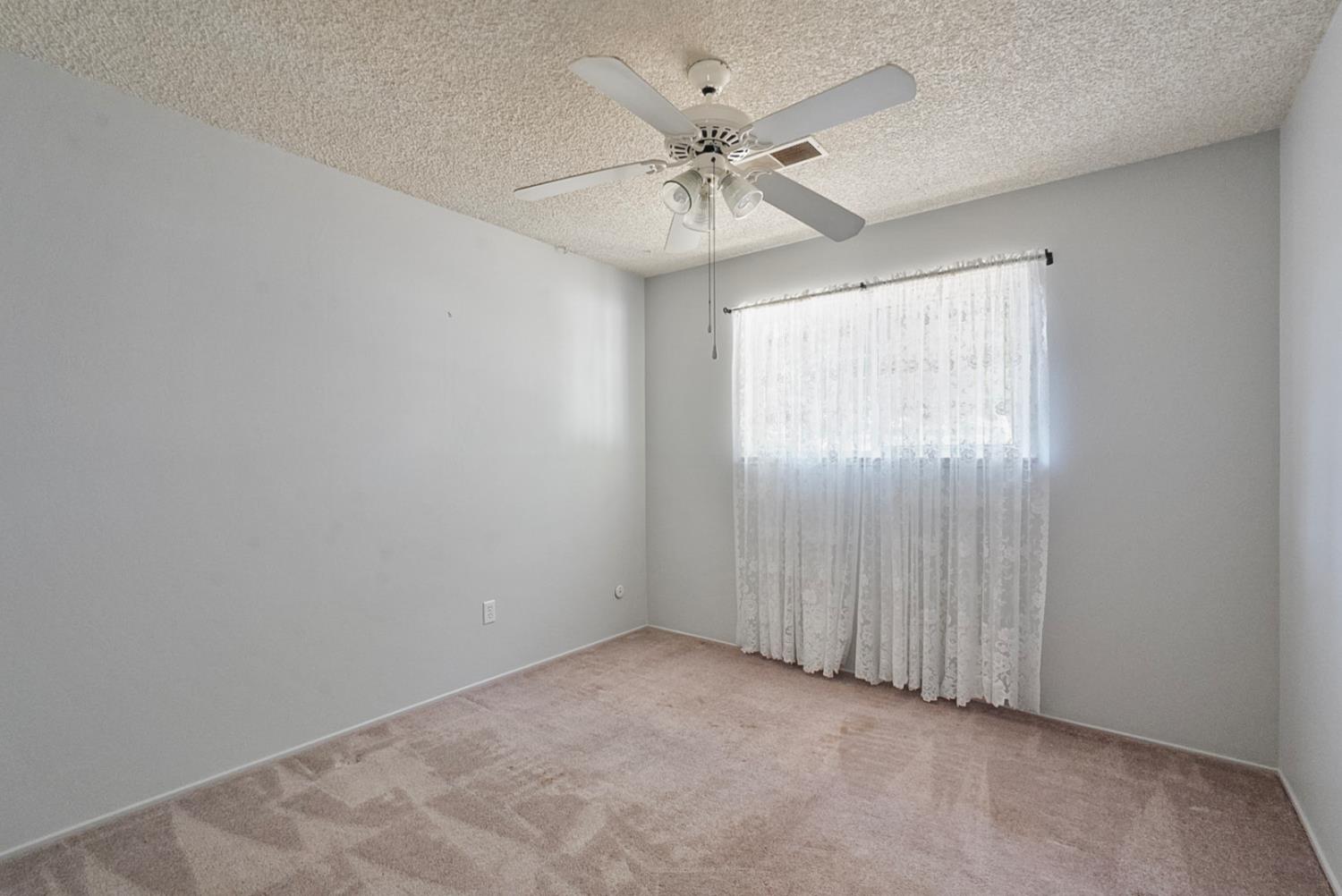 2404 Edmunds Ave, Modesto, CA 95350