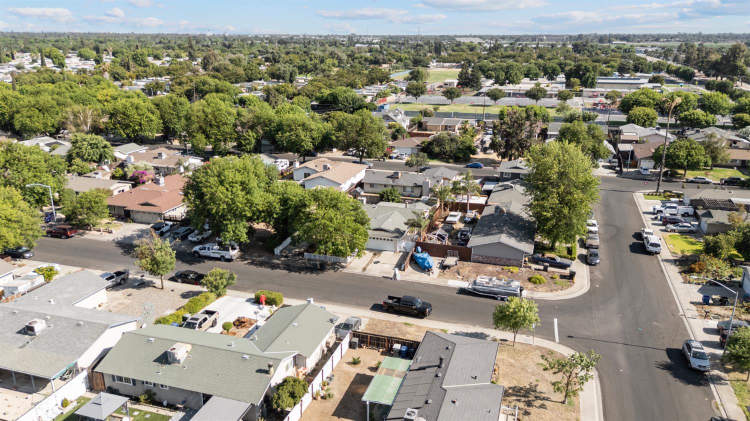 2404 Edmunds Ave, Modesto, CA 95350