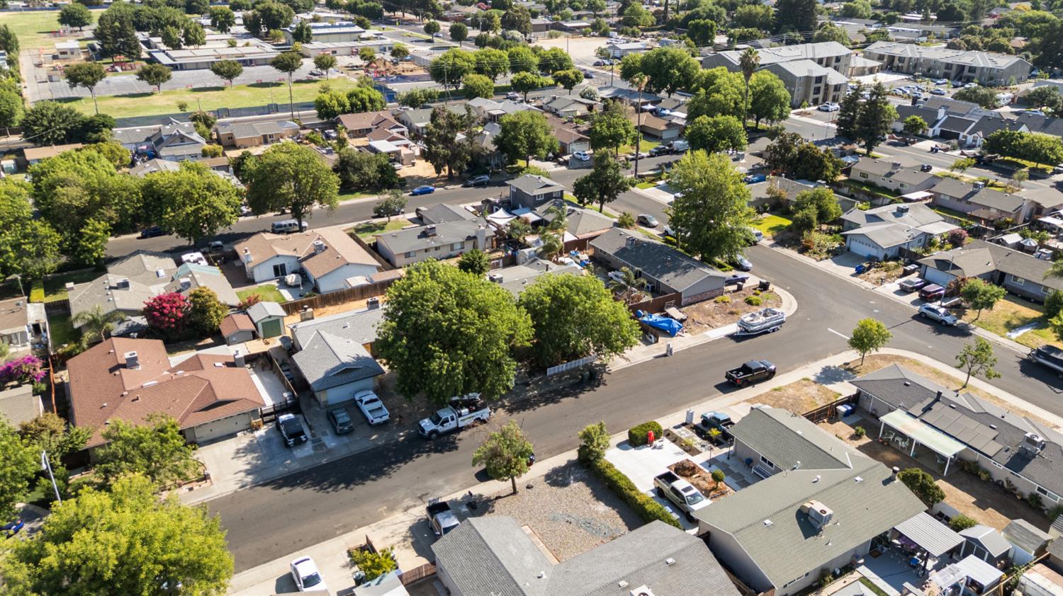 2404 Edmunds Ave, Modesto, CA 95350