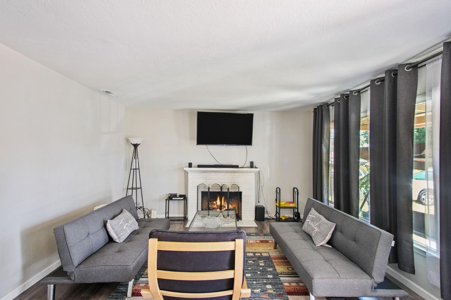 1725 Bronson Ave, Modesto, CA 95350