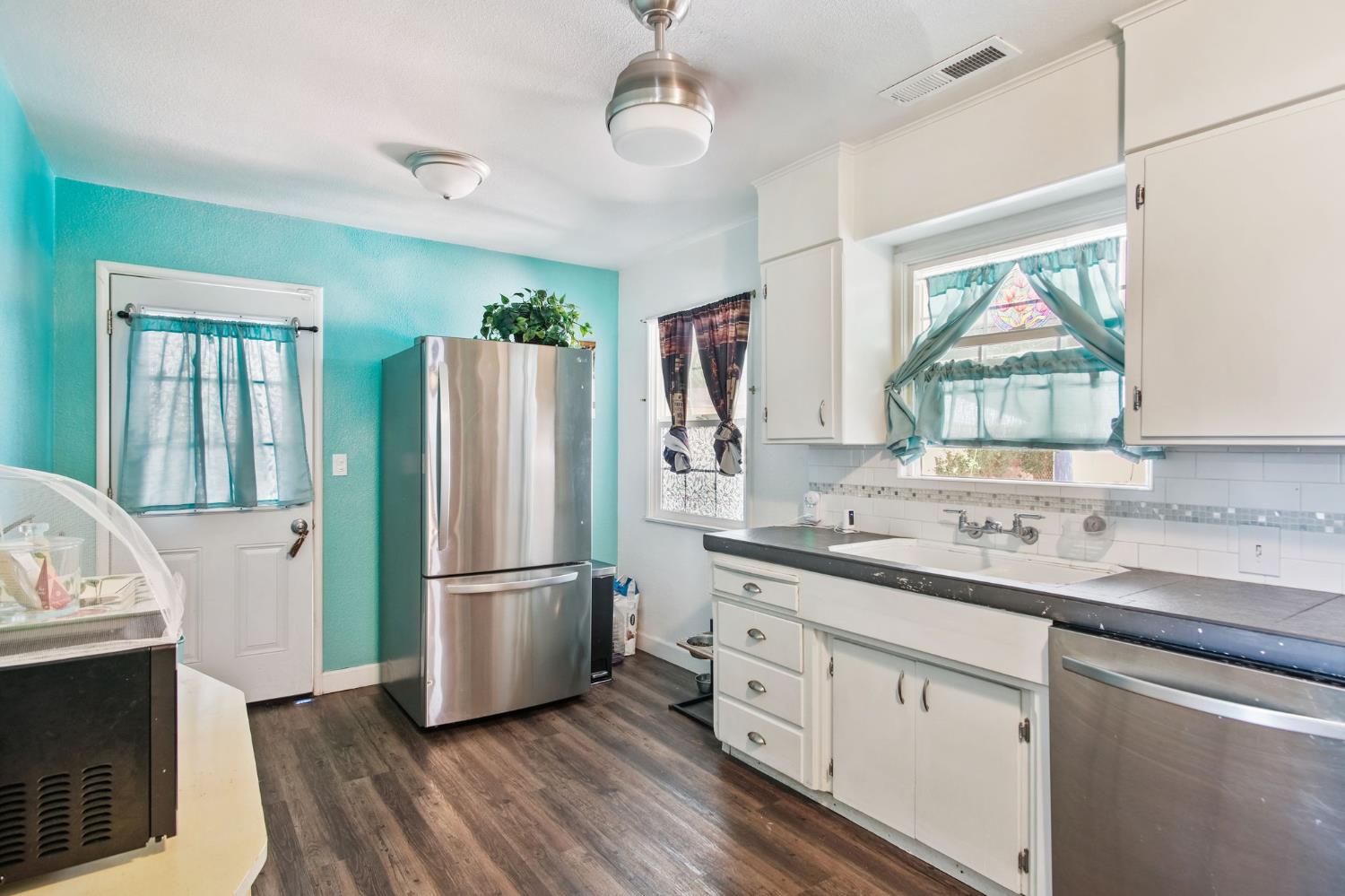 1725 Bronson Ave, Modesto, CA 95350