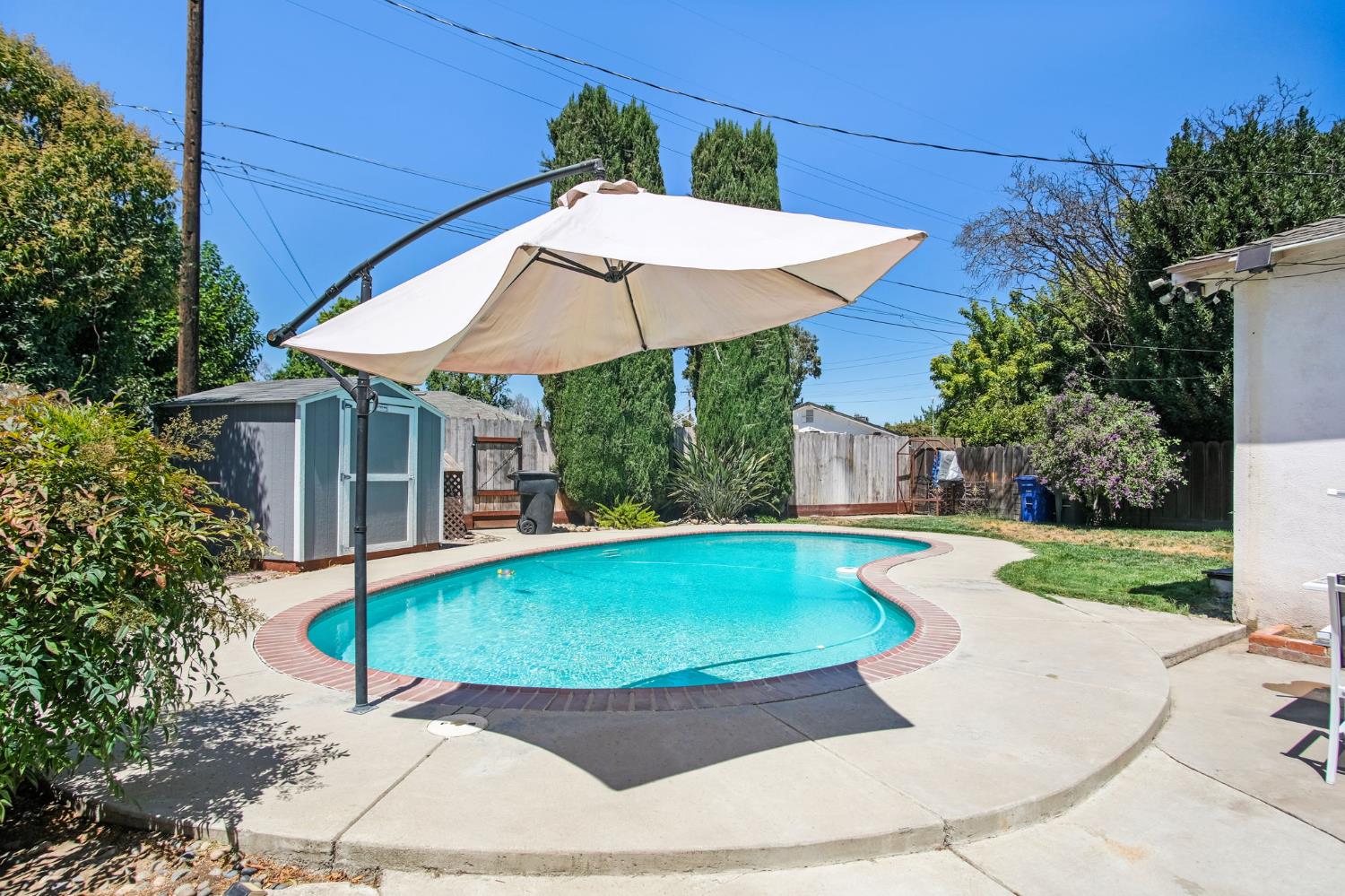 1725 Bronson Ave, Modesto, CA 95350