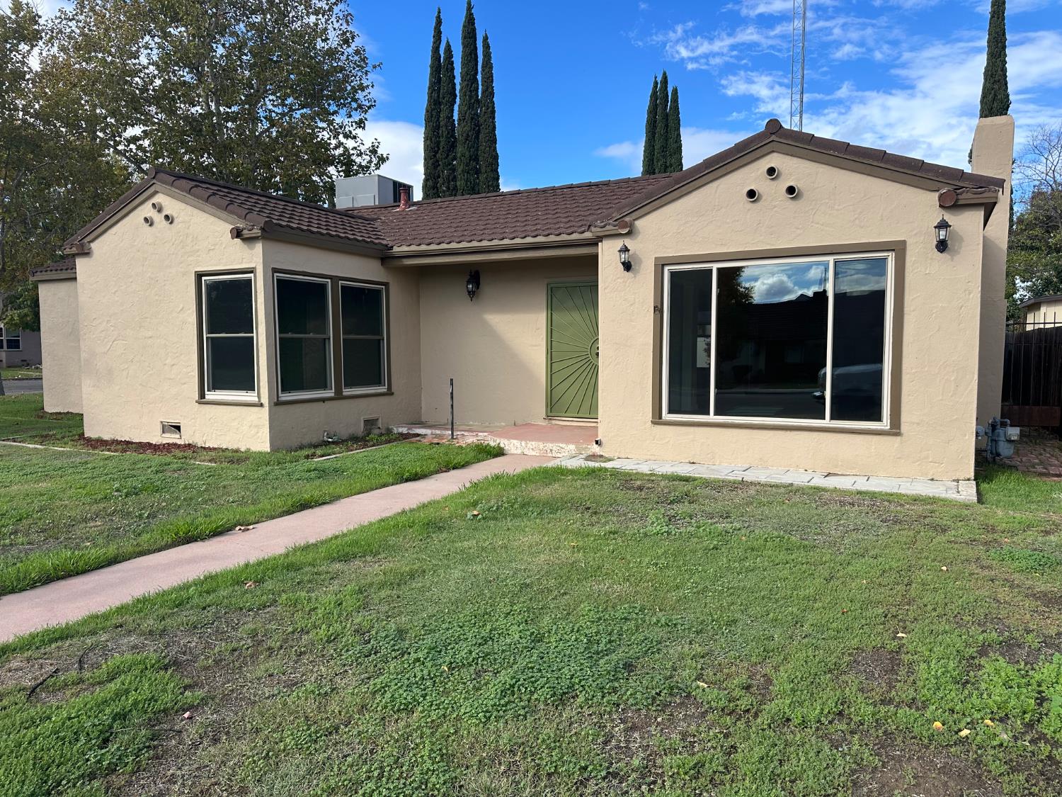 1441 Kern St, Newman, CA 95360