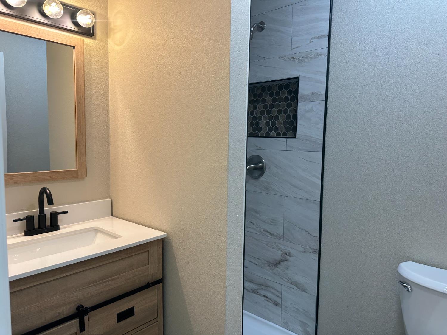 1441 Kern St, Newman, CA 95360