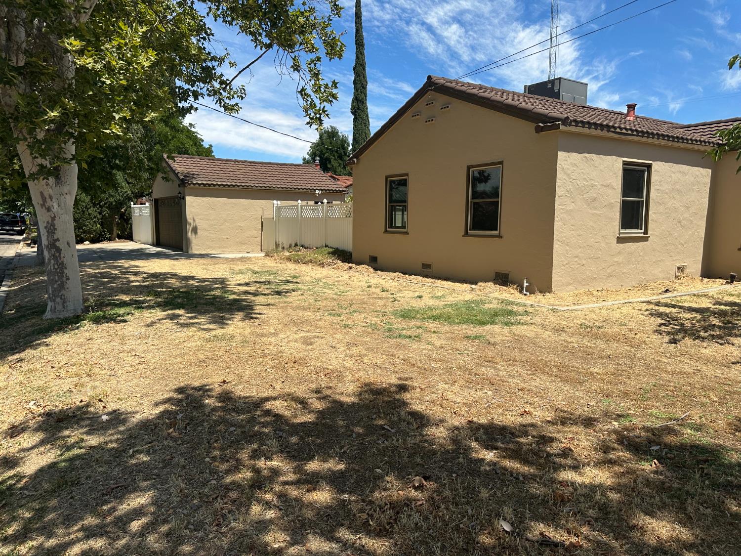 1441 Kern St, Newman, CA 95360