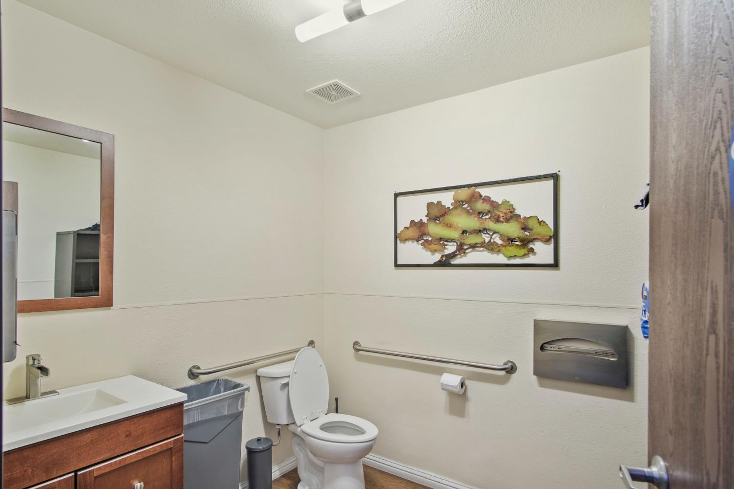 2274 Maryann Dr, Turlock, CA 95380