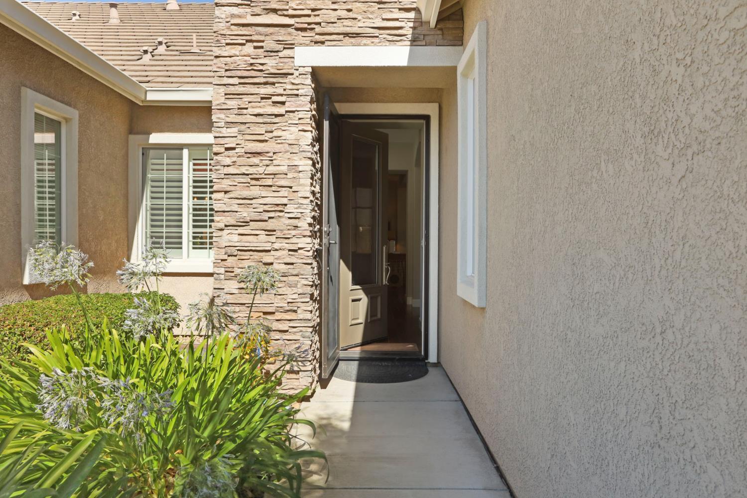 2558 Edgebrook Ln, Manteca, CA 95336