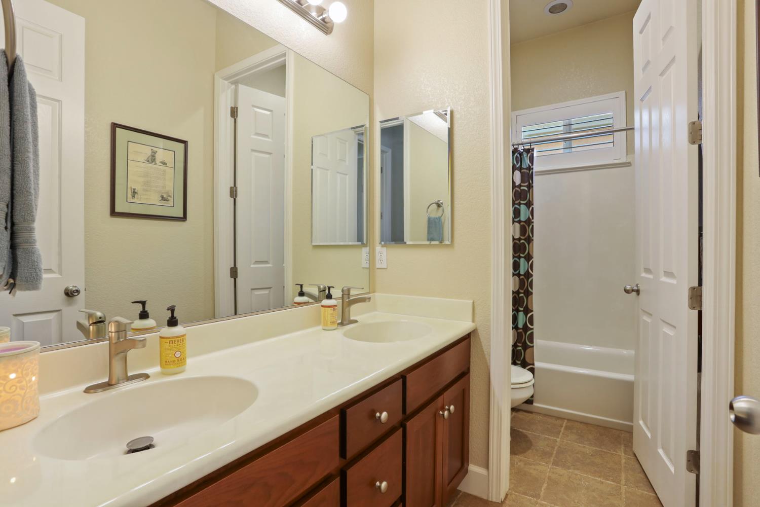 2558 Edgebrook Ln, Manteca, CA 95336