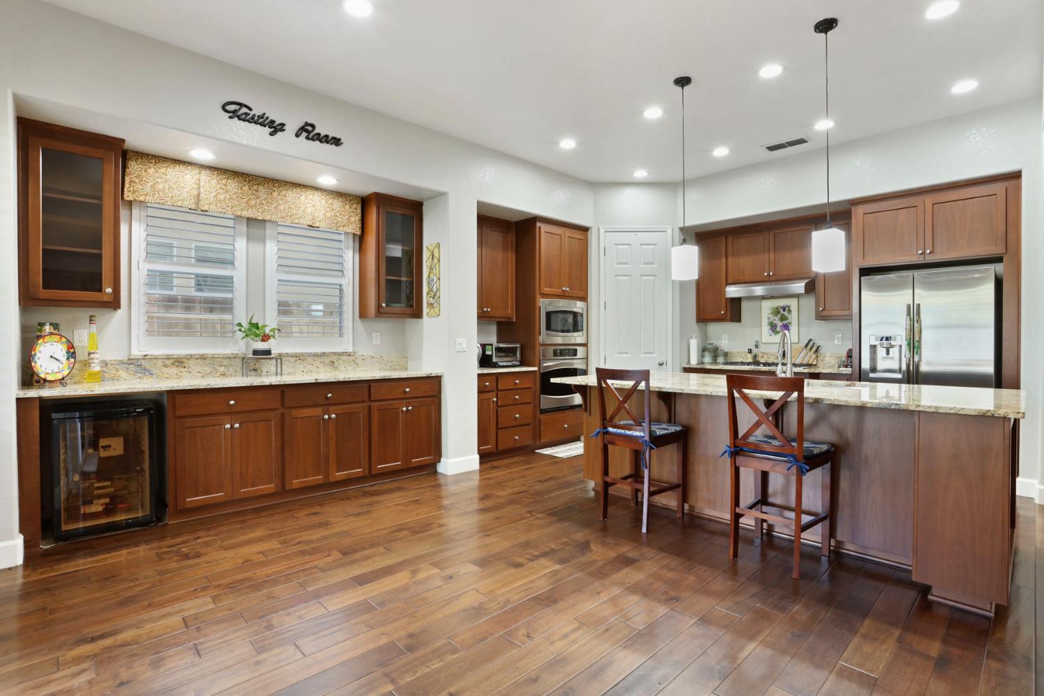 2558 Edgebrook Ln, Manteca, CA 95336