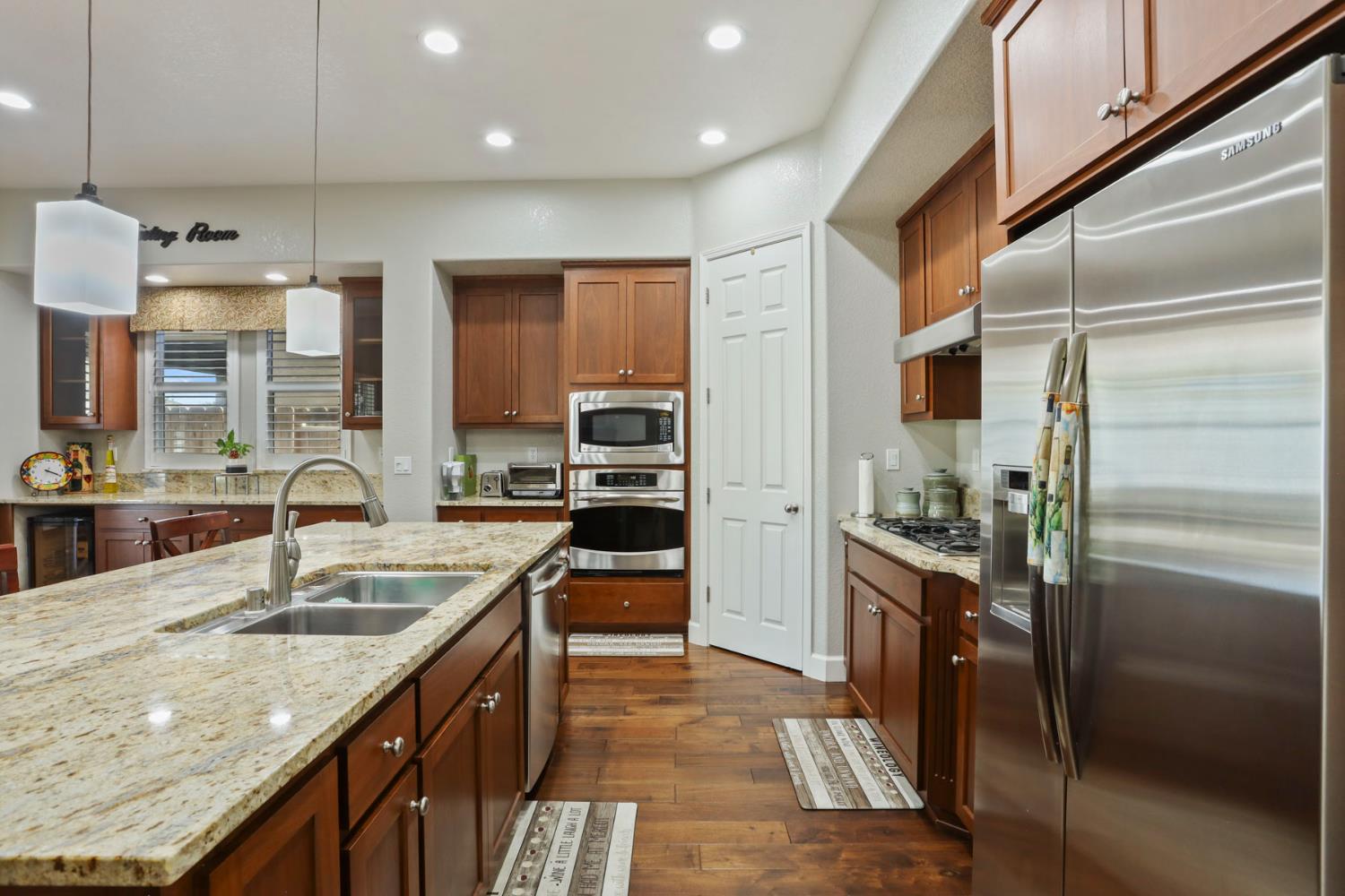 2558 Edgebrook Ln, Manteca, CA 95336