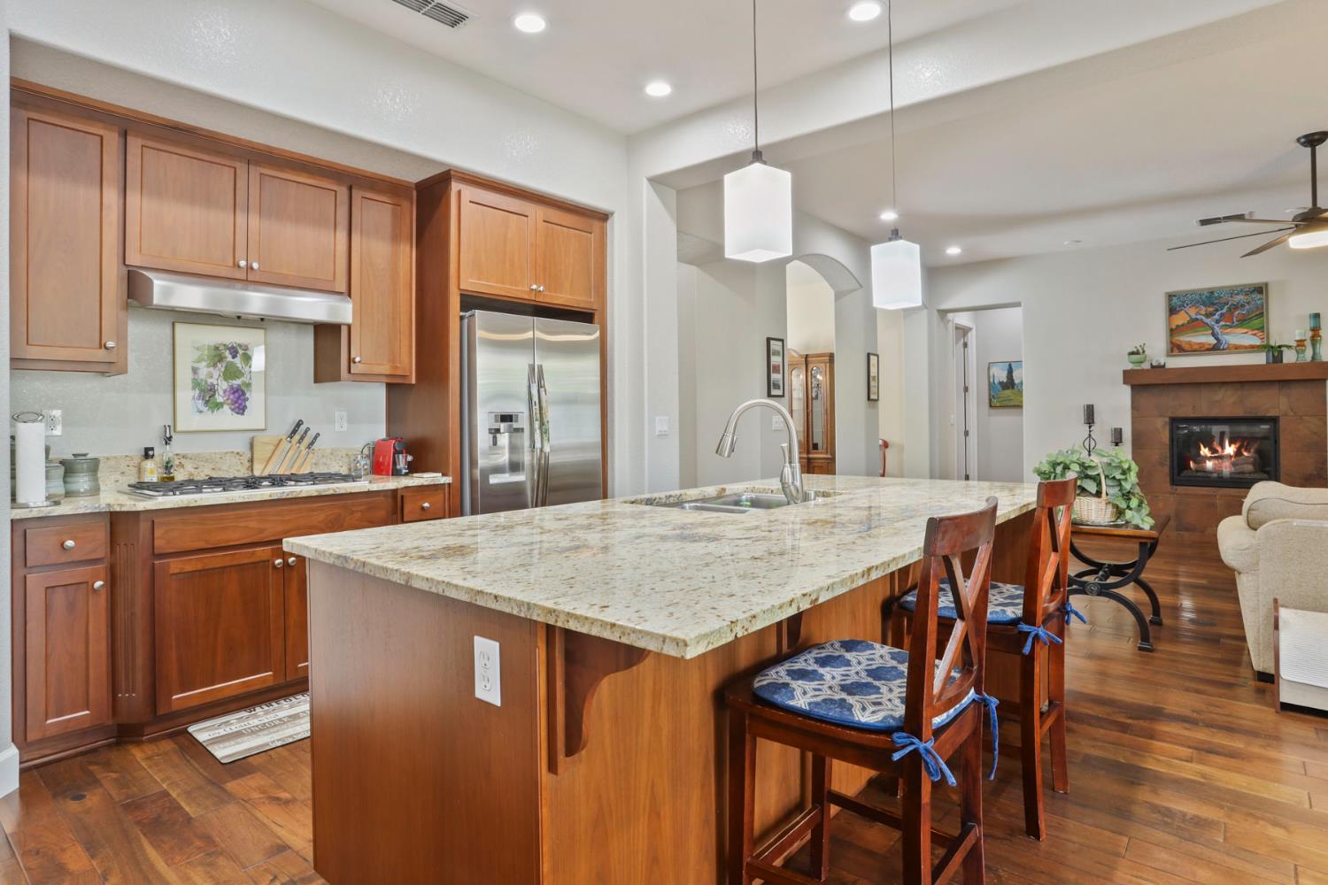 2558 Edgebrook Ln, Manteca, CA 95336