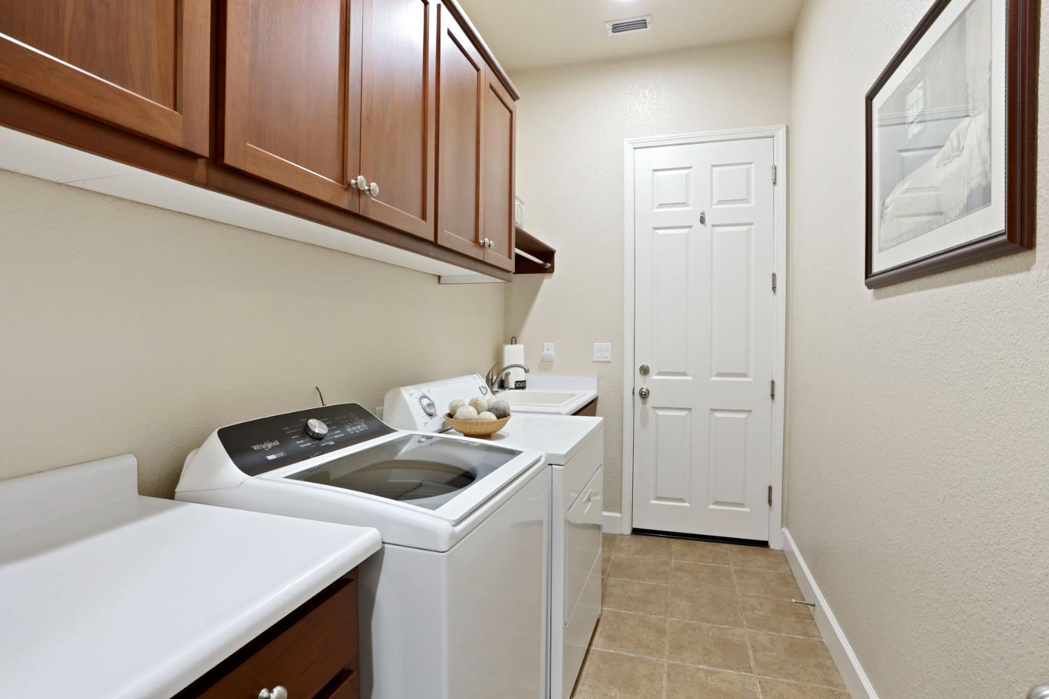 2558 Edgebrook Ln, Manteca, CA 95336