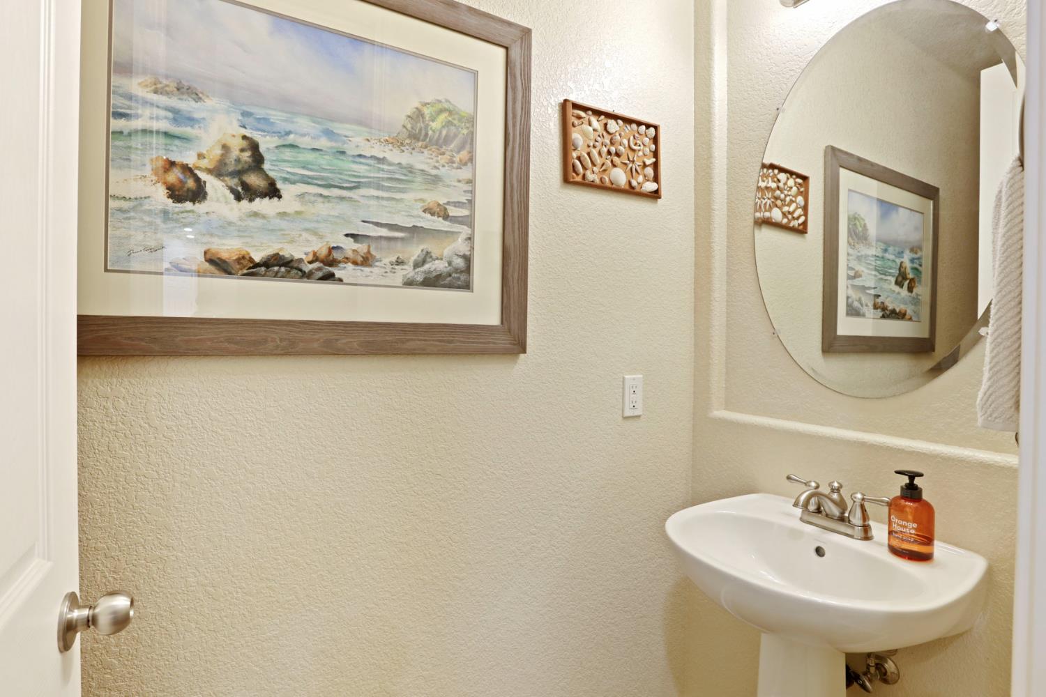 2558 Edgebrook Ln, Manteca, CA 95336