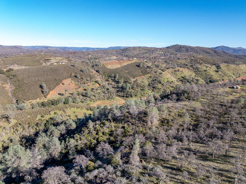 10090 Arbolada Dr, La Grange, CA 95329