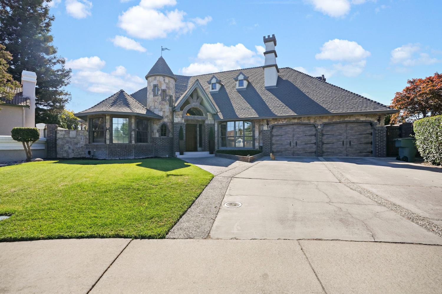 2200 Arnhem Pl, Modesto, CA 95356