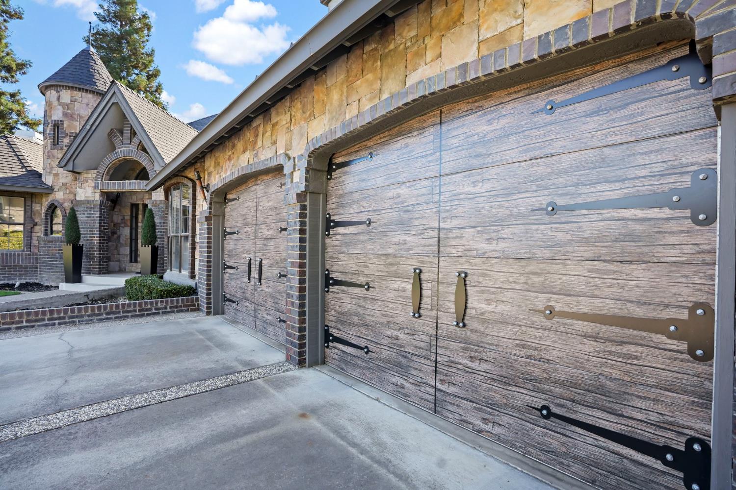 2200 Arnhem Pl, Modesto, CA 95356