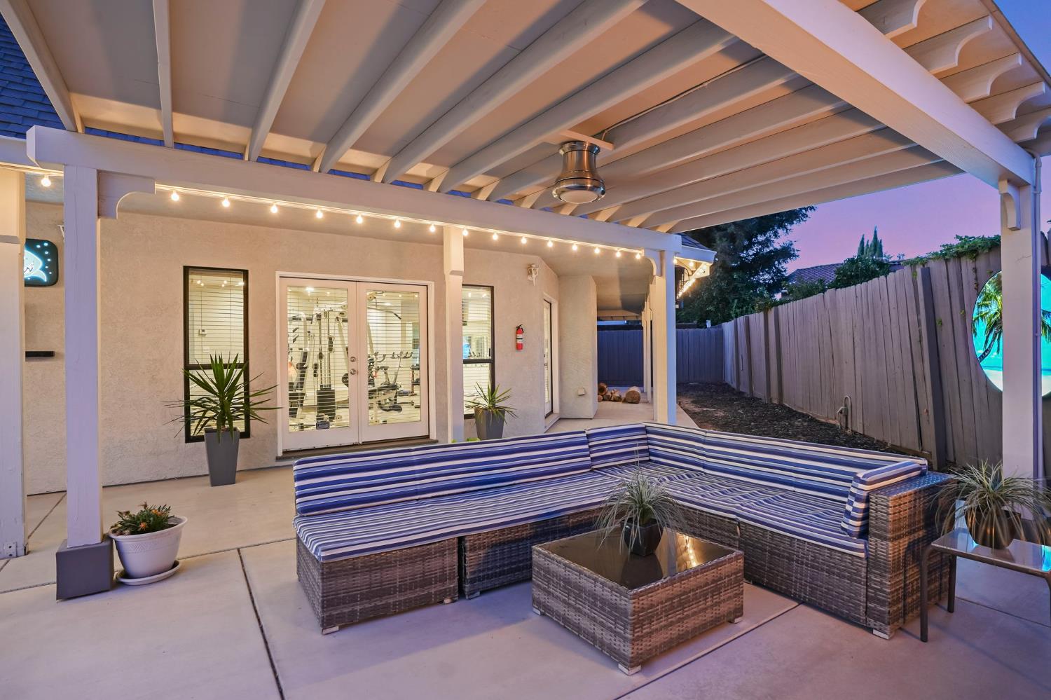 2200 Arnhem Pl, Modesto, CA 95356