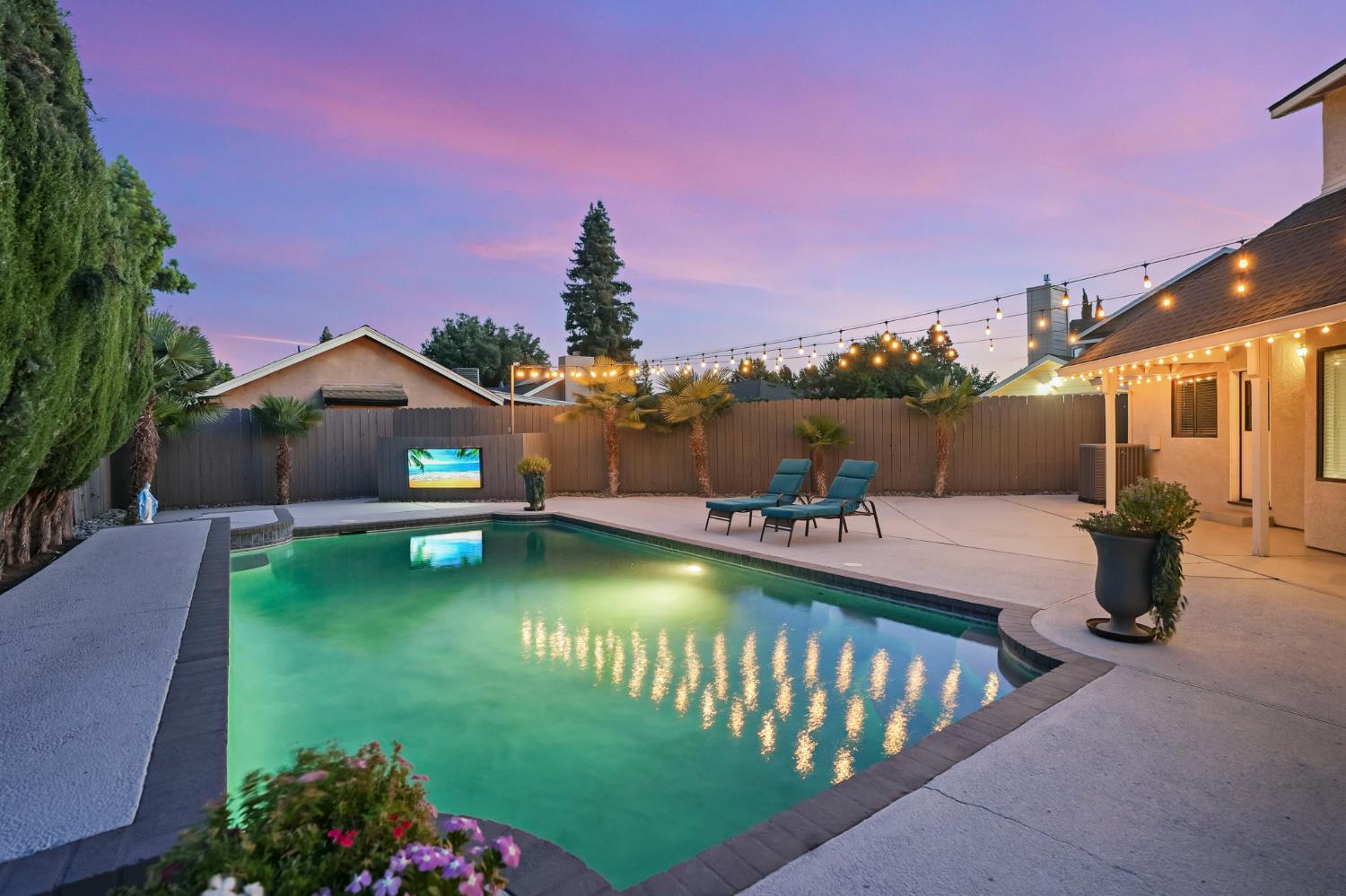 2200 Arnhem Pl, Modesto, CA 95356