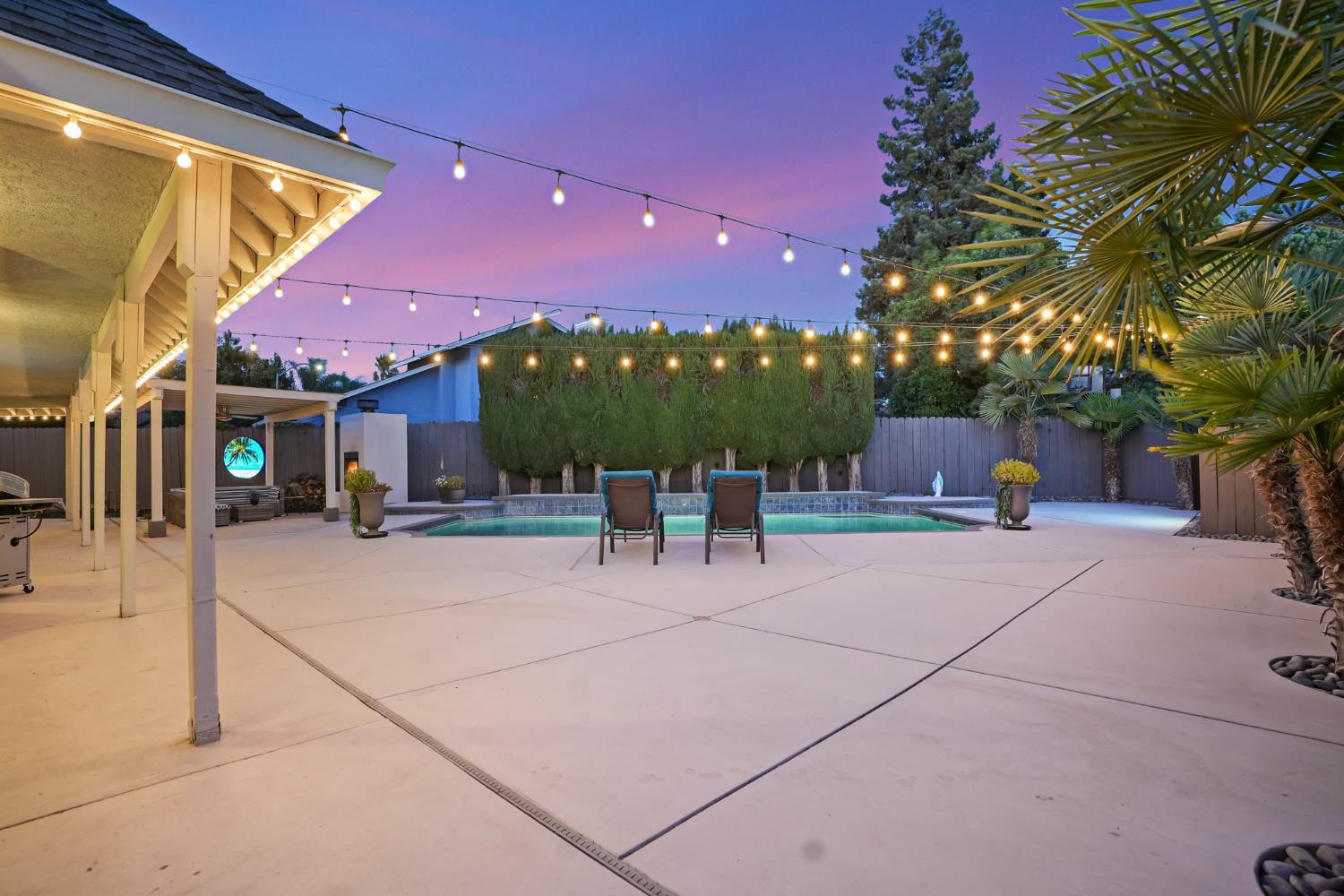 2200 Arnhem Pl, Modesto, CA 95356