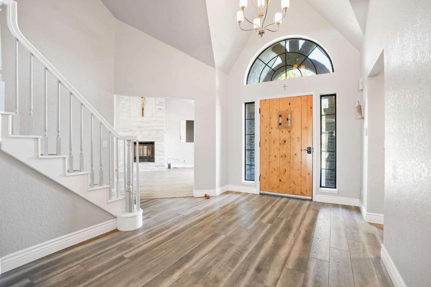 2200 Arnhem Pl, Modesto, CA 95356