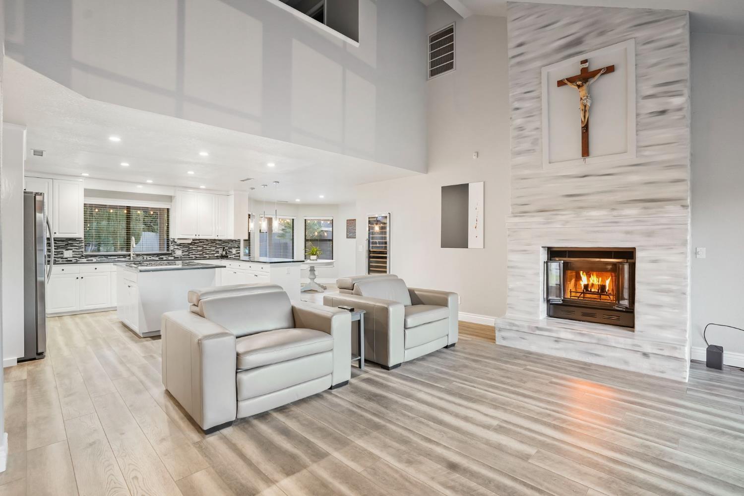 2200 Arnhem Pl, Modesto, CA 95356