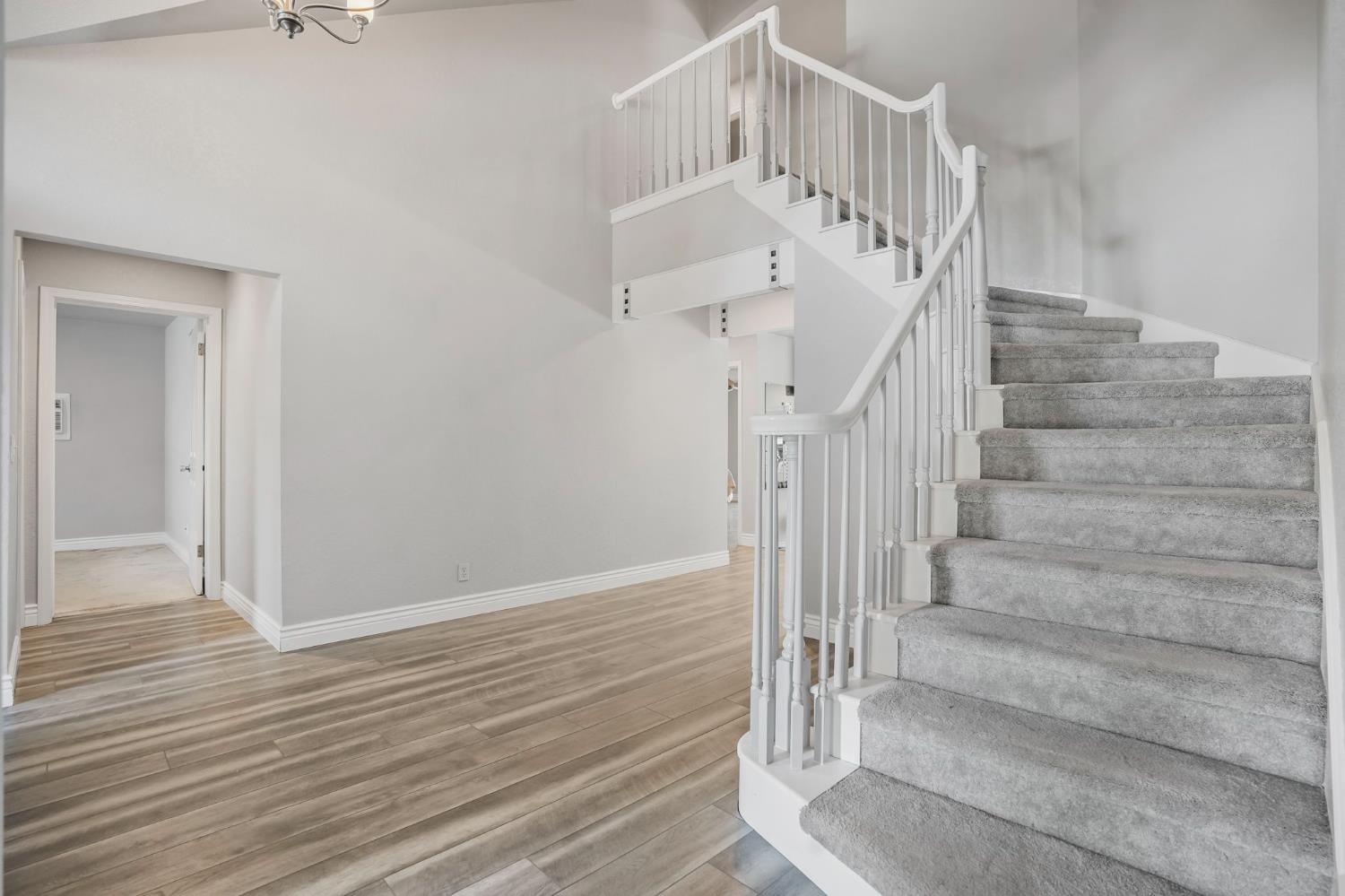 2200 Arnhem Pl, Modesto, CA 95356