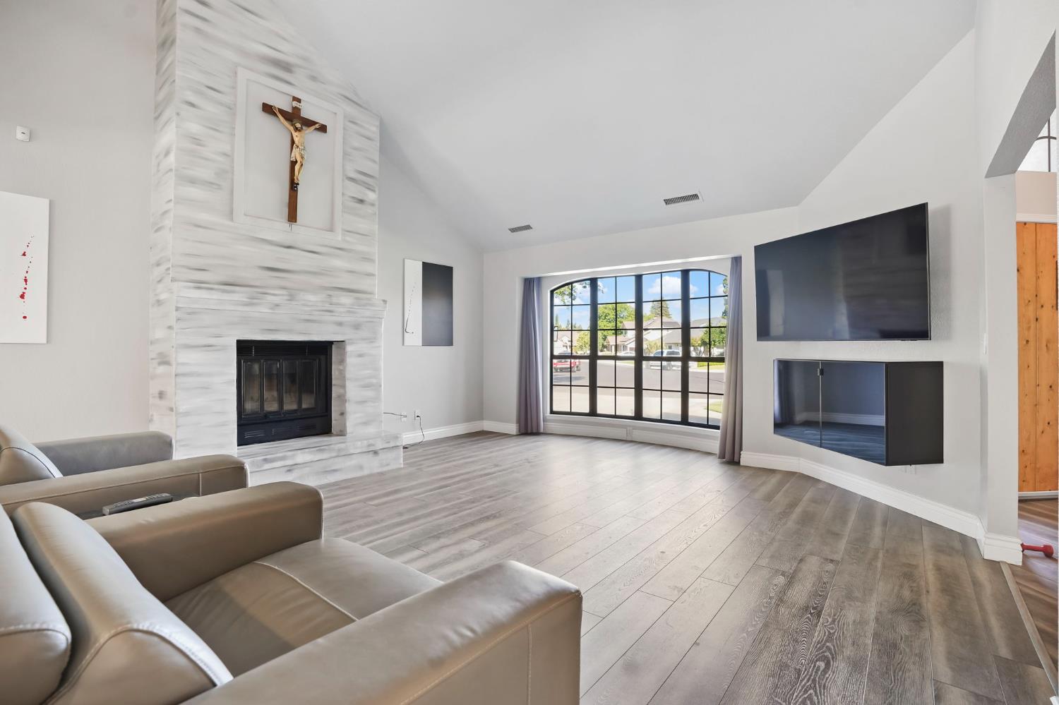 2200 Arnhem Pl, Modesto, CA 95356