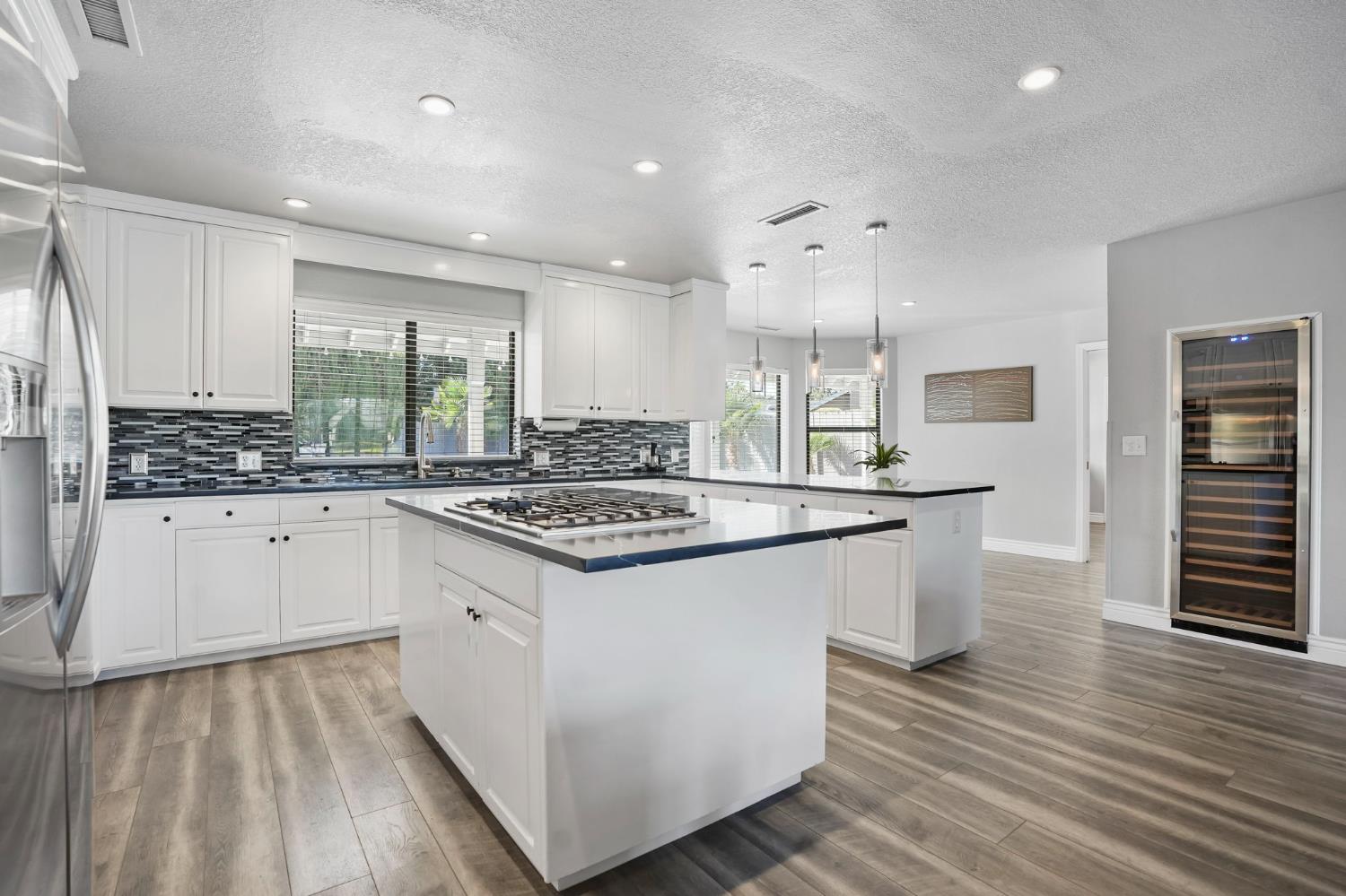 2200 Arnhem Pl, Modesto, CA 95356