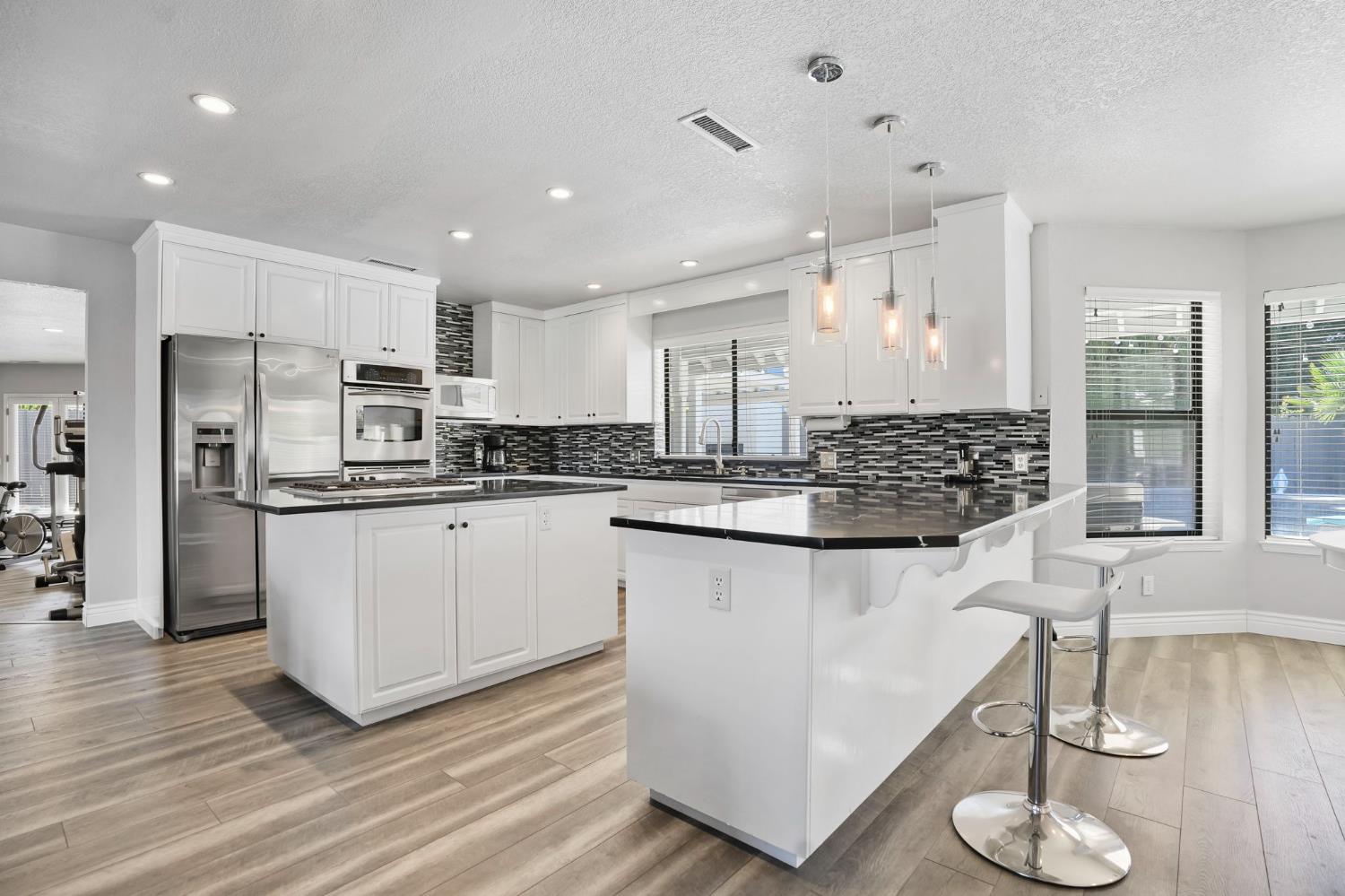 2200 Arnhem Pl, Modesto, CA 95356