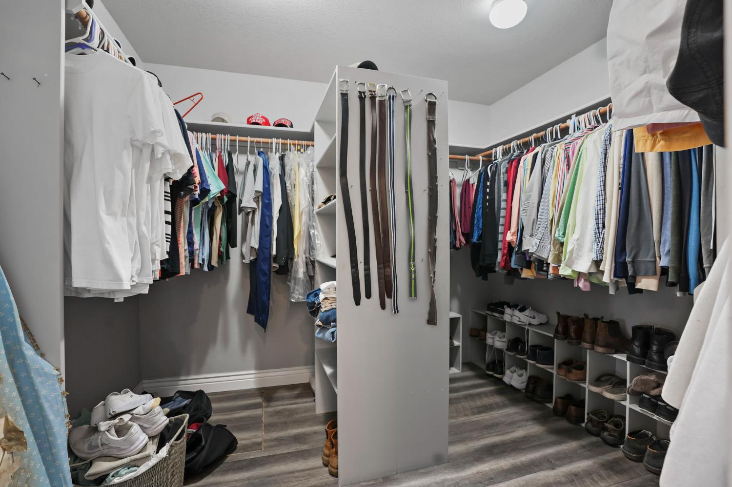 2200 Arnhem Pl, Modesto, CA 95356