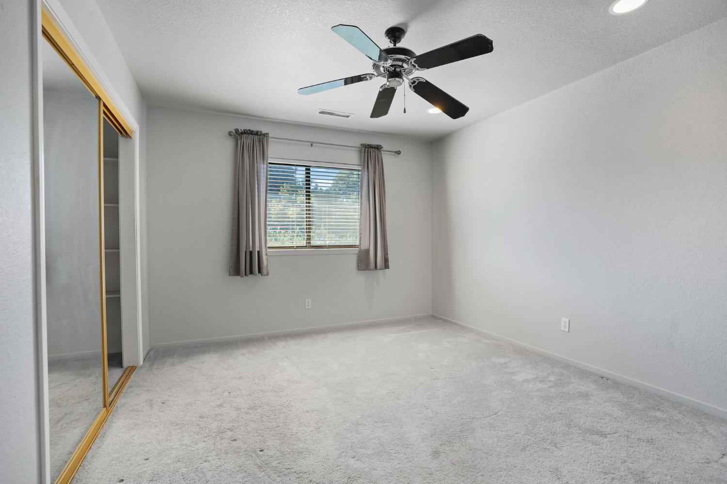 2200 Arnhem Pl, Modesto, CA 95356