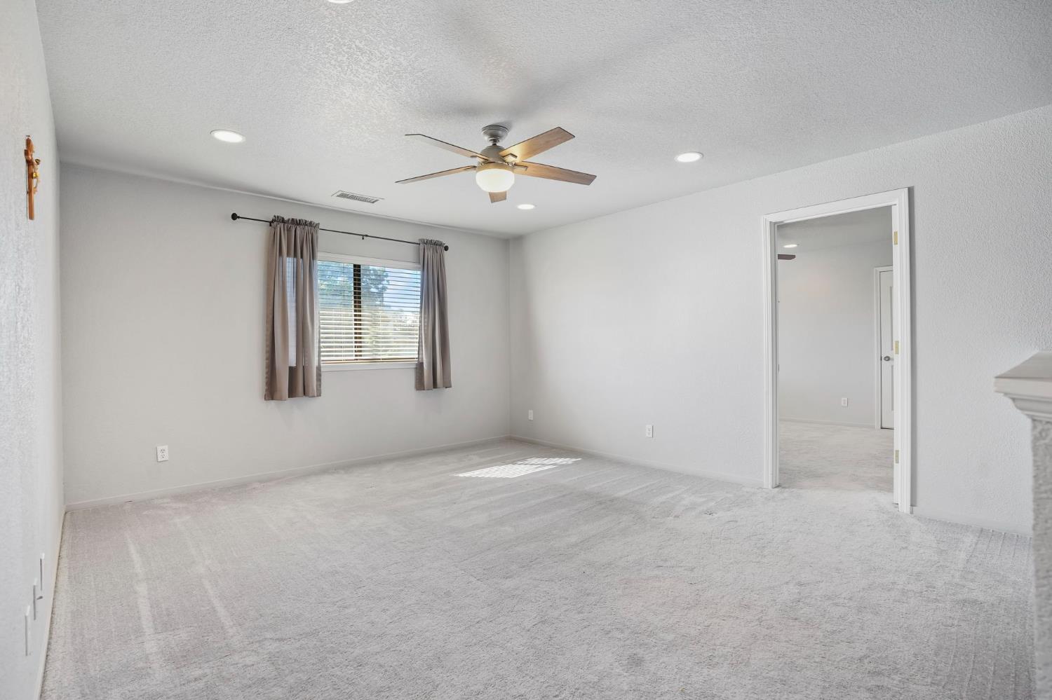 2200 Arnhem Pl, Modesto, CA 95356