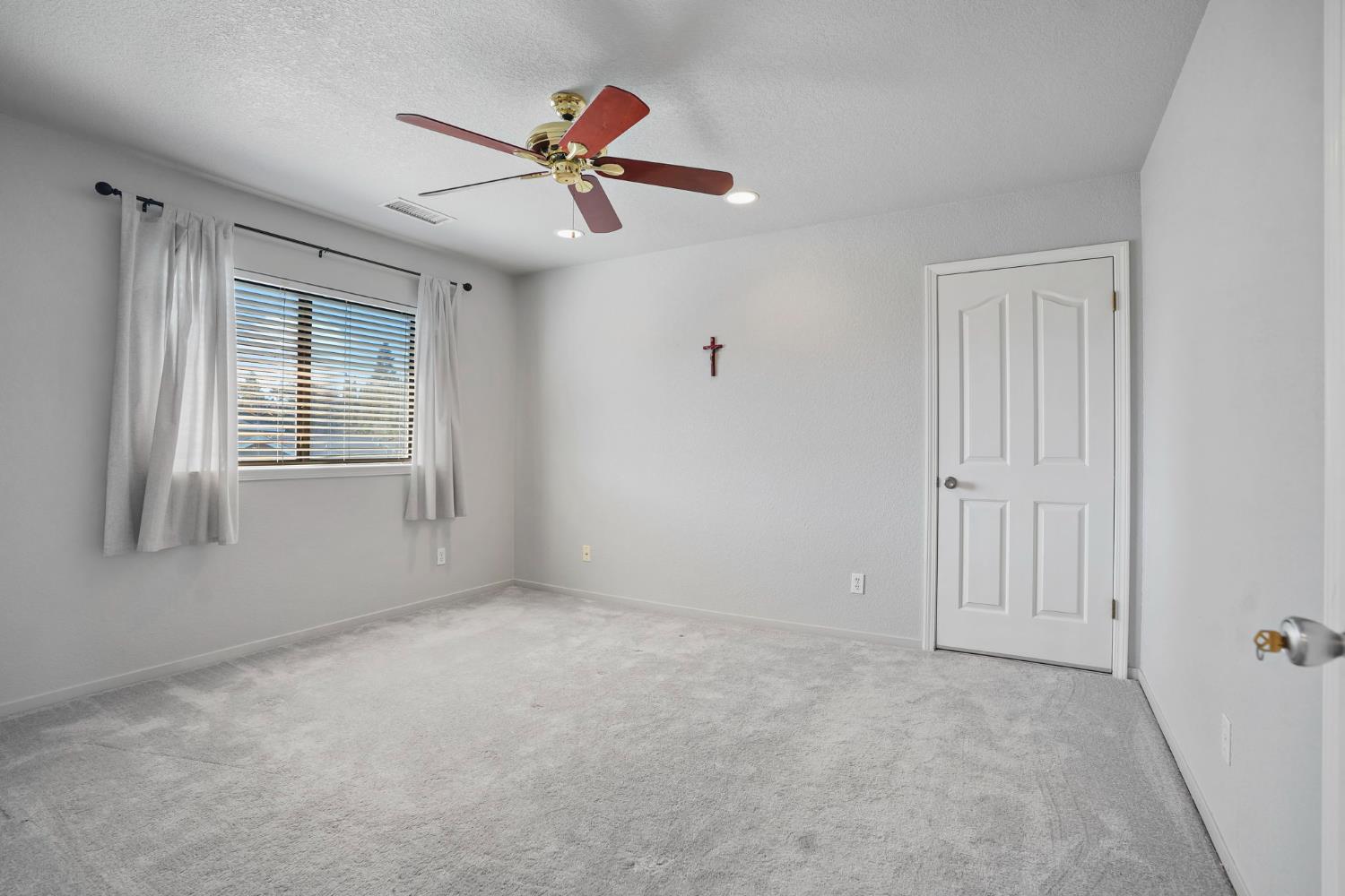 2200 Arnhem Pl, Modesto, CA 95356