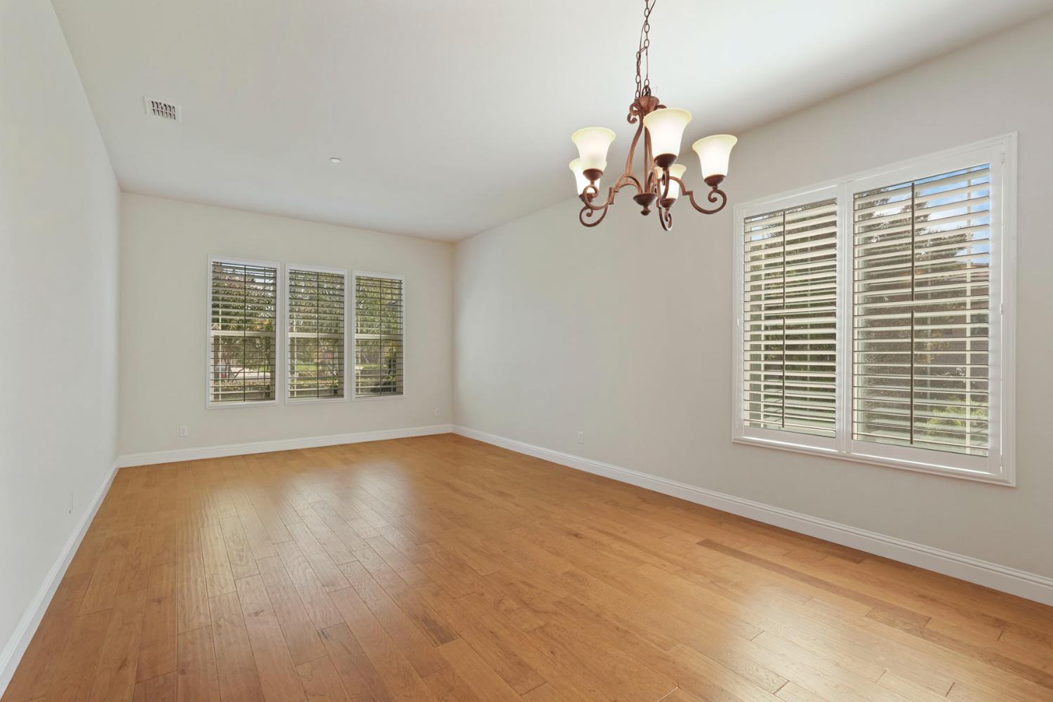 2159 Knollwood Ct, Manteca, CA 95336