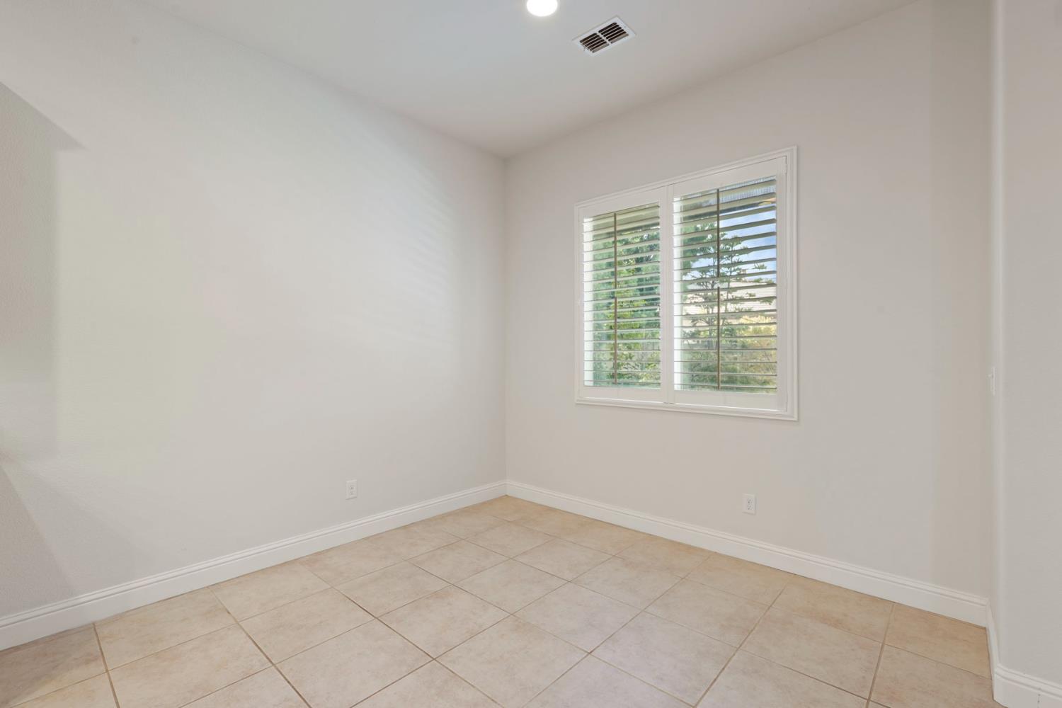 2159 Knollwood Ct, Manteca, CA 95336